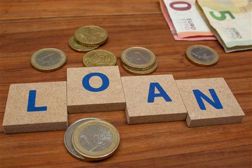 finanziamenti, richieste in aumento: prestiti personali +17,7% e boom del buy now pay later